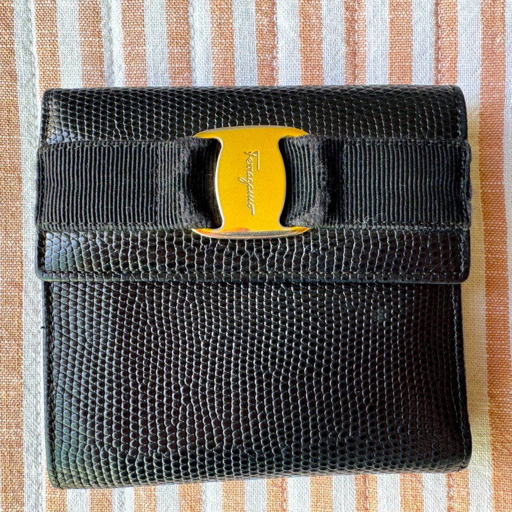 Salvatore Ferragamo Vara Ribbon Black Embossed Leather Bifold Wallet w/ Kisslock